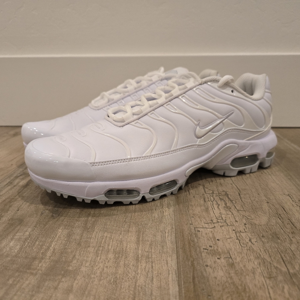 NIKE AIR MAX PLUS TRIPLE WHITE GOLF SHOES MENS